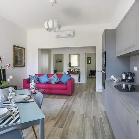 Lejlighed Modern Comfort In *